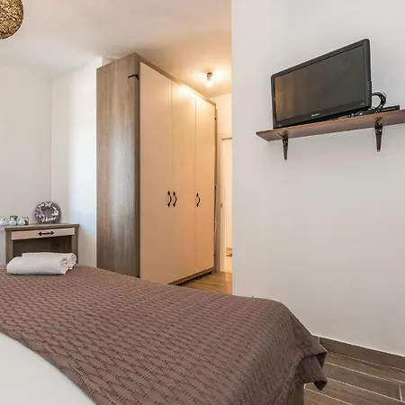 In W/ Outdoor Swimming Pool, Wifi And 3 Bedrooms Prázdninový dům *